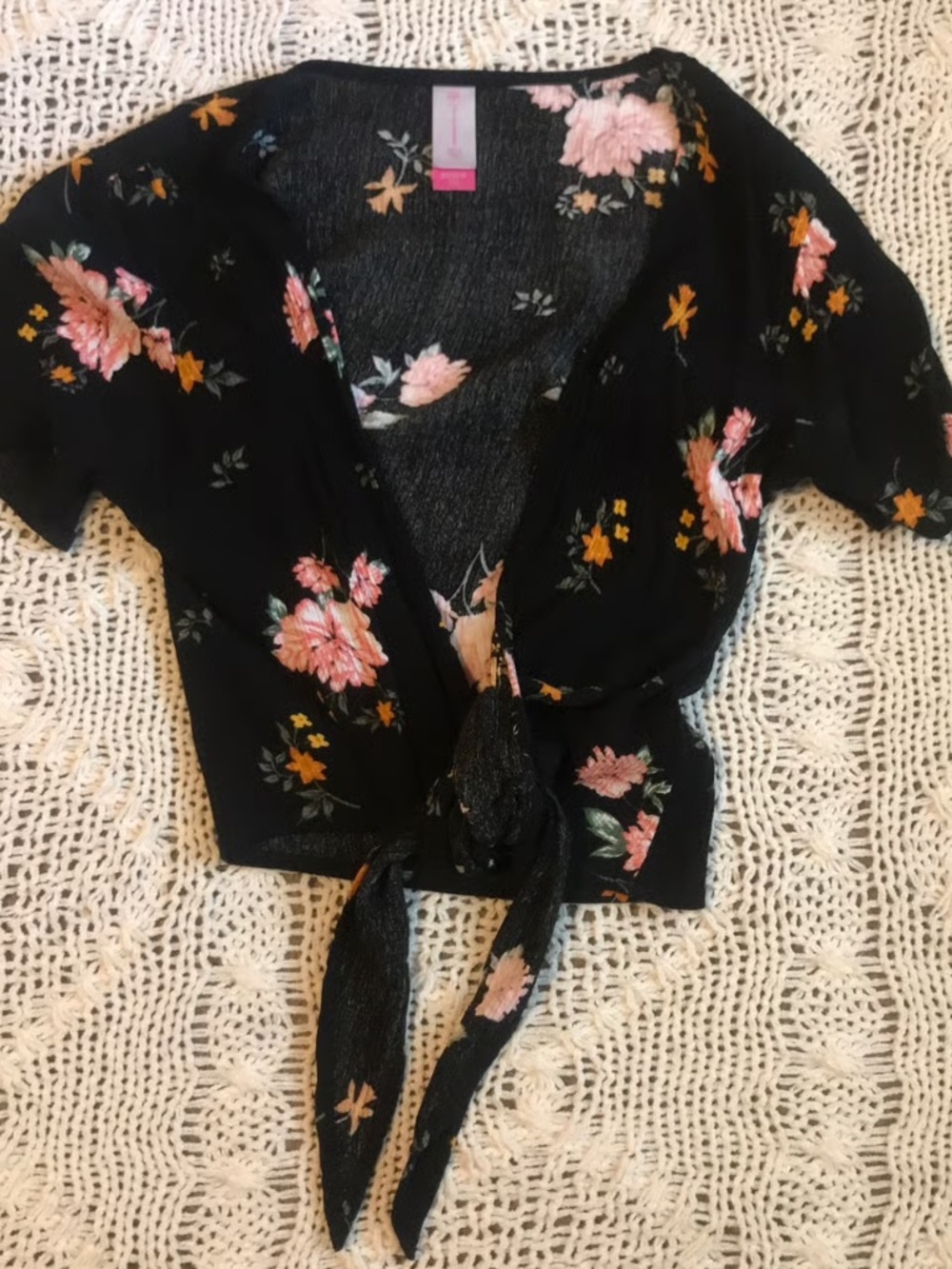 Black floral tie front top  - womens xs, like new  Flowers crepe lightweight bal